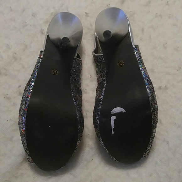 Silver and multi colored glitter open toe pumps - Picture 3 of 4